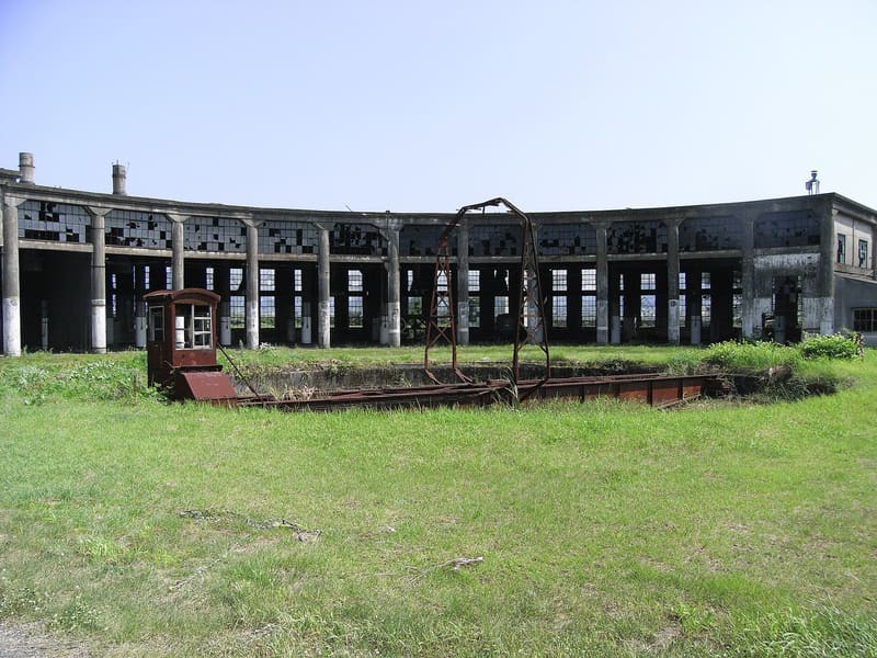 Former Bungo-Mori Locomotive Shed (旧豊後森機関庫)
