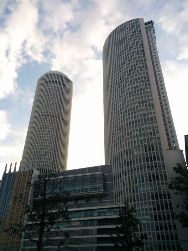 JR 中央雙塔