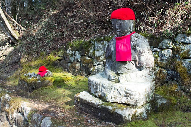 Kanmangafuchi — le statue Jizō