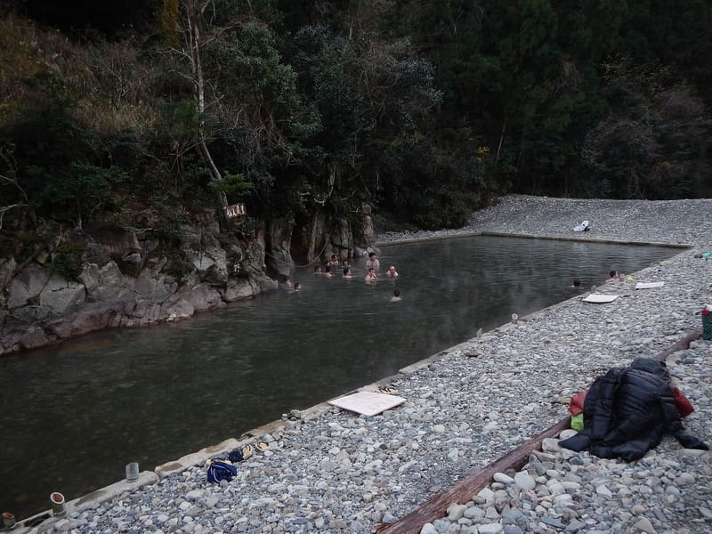 川湯溫泉,河床裡的公共澡堂