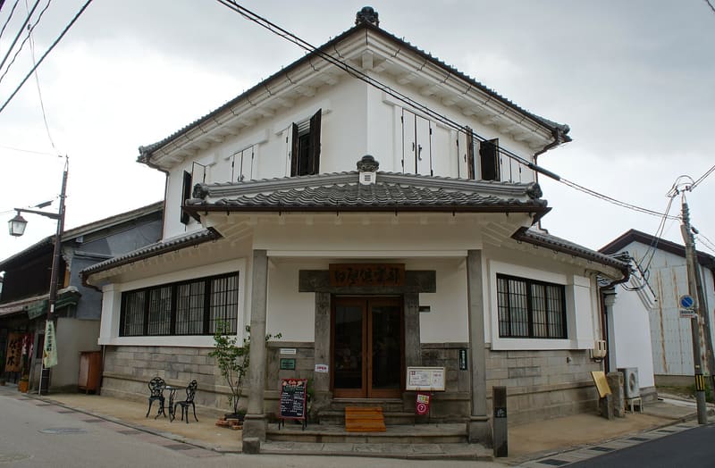 倉吉—打吹玉川,白牆倉庫街區(倉吉市打吹玉川)