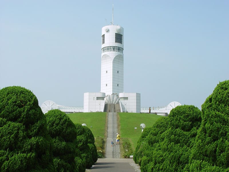 Molo di Honmoku e Torre simbolo del porto (本牧ふ頭・横浜港シンボルタワー)