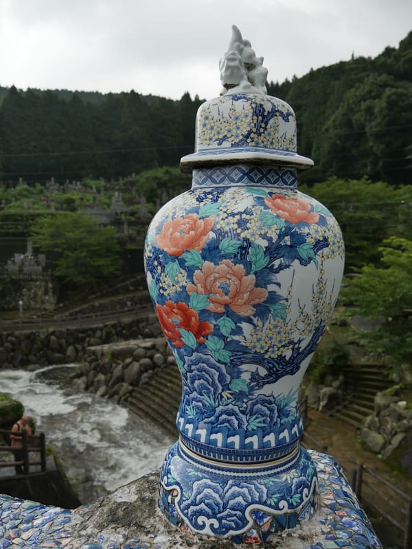 大川內山，祕密窯場之村