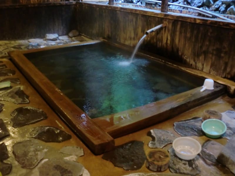 Yunotsuru Onsen (湯の鶴温泉)