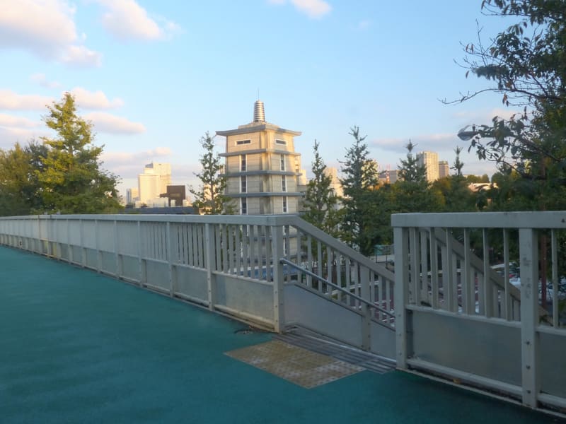 信濃町步道橋,地點現況