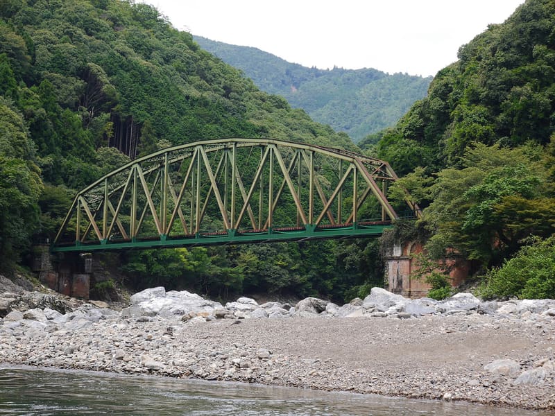 Ponte sul fiume Hozu della ferrovia Sagano
