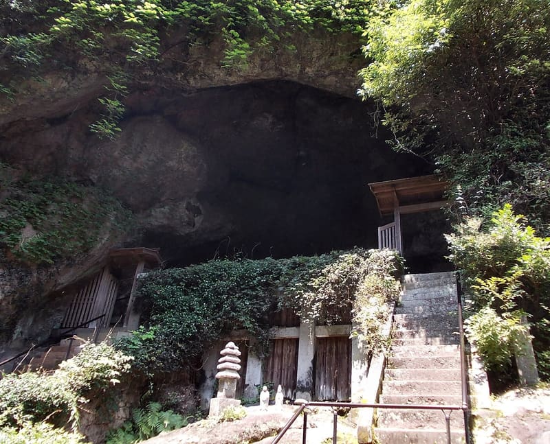 靈巖洞與雲巖禪寺