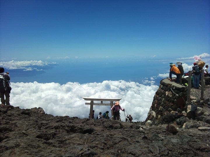 富士山山頂久須志神社