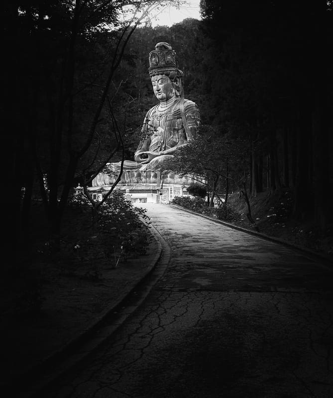 昭和大仏（青龍寺）