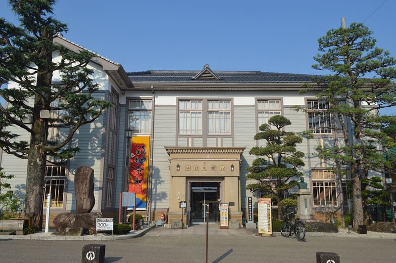 Gujo Hachiman Old Town Hall (郡上八幡旧庁舎記念館)